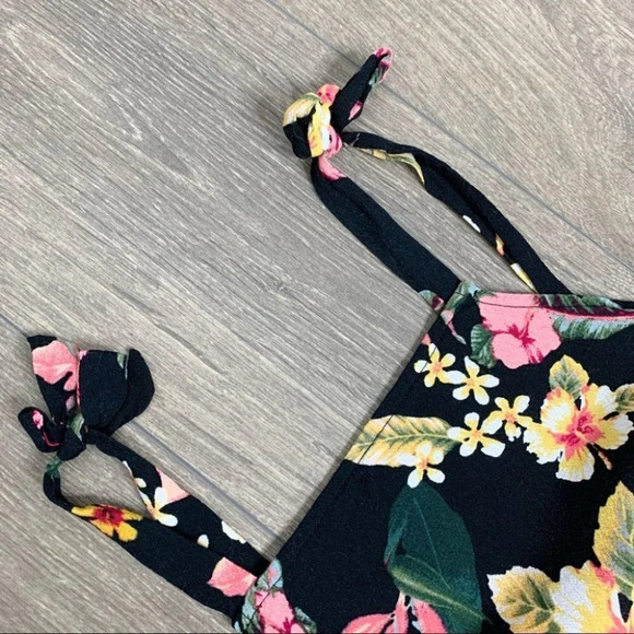 Forever 21 Floral Print Top Blouse Tie Shoulder Strap Cropped Black Size Medium - Picture 10 of 16